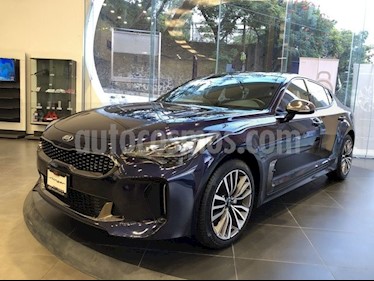 Kia Stinger EX usado (2019) color Celeste precio $704,900