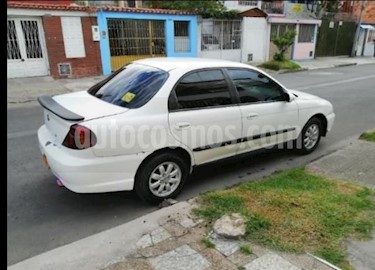 Foto venta Carro usado KIA Taxi 5:5 1.5L (2003) color Blanco precio $8.500.000