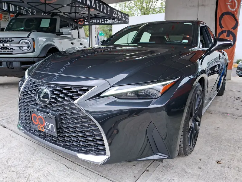 Foto Lexus IS 300 Premium usado (2023) color Negro financiado en mensualidades(enganche $188,025 mensualidades desde $14,378)