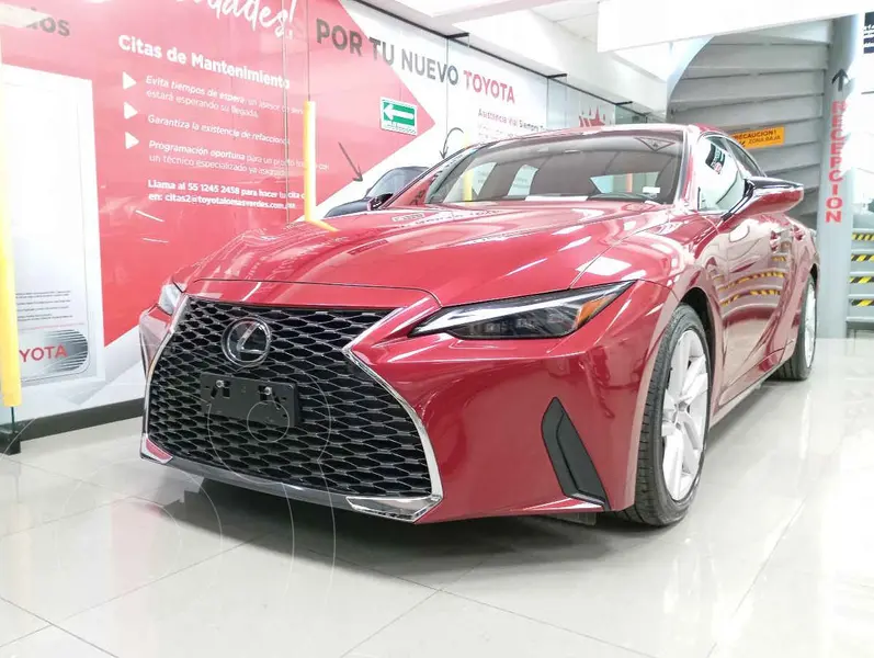 Foto Lexus IS 300 Premium usado (2023) color Rojo financiado en mensualidades(enganche $182,930 mensualidades desde $18,046)