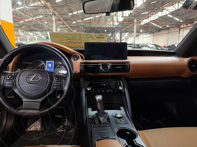 Foto Lexus IS 300 usado (2023) color Gris financiado en mensualidades(enganche $147,500 mensualidades desde $13,300)