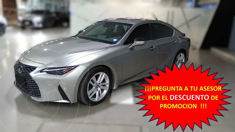 Foto Lexus IS 300 Premium usado (2023) color Blanco precio $729,900