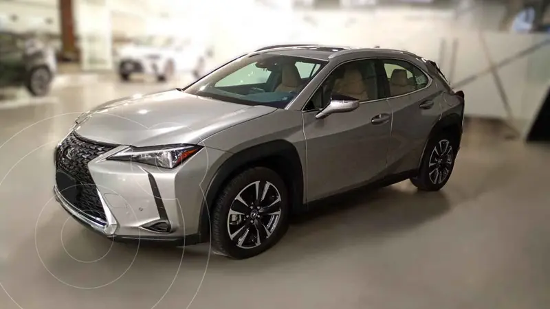 Foto Lexus UX 250h usado (2023) color Plata financiado en mensualidades(enganche $266,003 mensualidades desde $12,082)