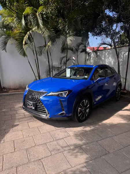 Foto Lexus UX 250h usado (2024) color Azul precio $840,000