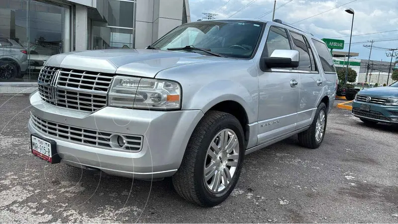 Foto Lincoln Navigator 5.4L 4x2 L usado (2011) color Plata precio $200,000