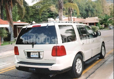 Foto Lincoln Navigator 5.4L 4x2 Ultimate usado (2006) color Crema precio $145,000