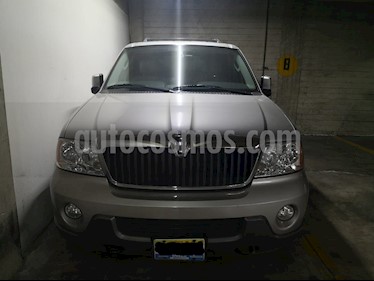 Lincoln Navigator 5.4L 4x2 usado (2004) color Plata precio $162,500