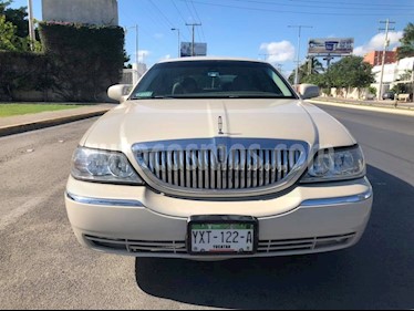 Foto Lincoln Town Car Cartier usado (2003) color Champagne precio $105,000