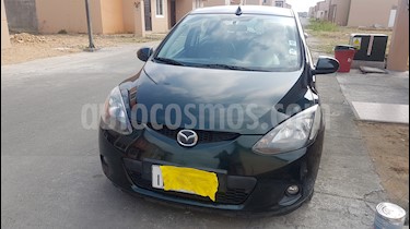 Foto Mazda 2 Sedan 1.5L usado (2010) color Verde precio u$s10.900