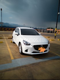 foto Mazda 2 Sedán 1.5L usado (2019) color Blanco precio $49.000.000