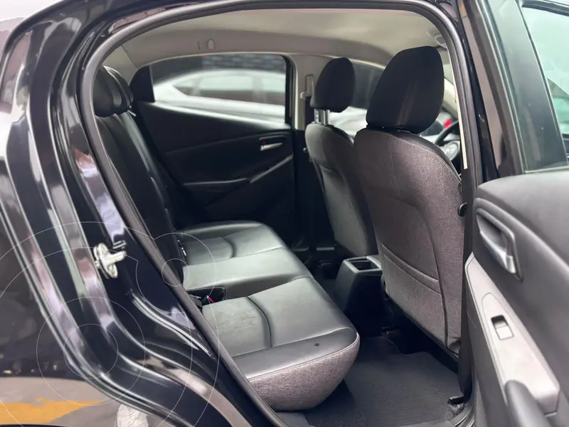 mazda 2-sedan