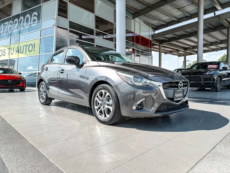 mazda 2-sedan