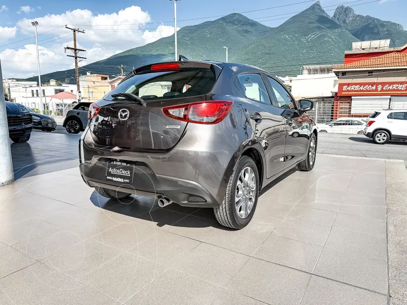mazda 2-sedan