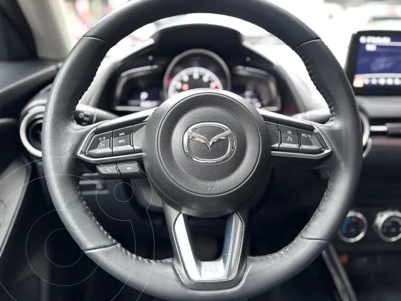 mazda 2-sedan
