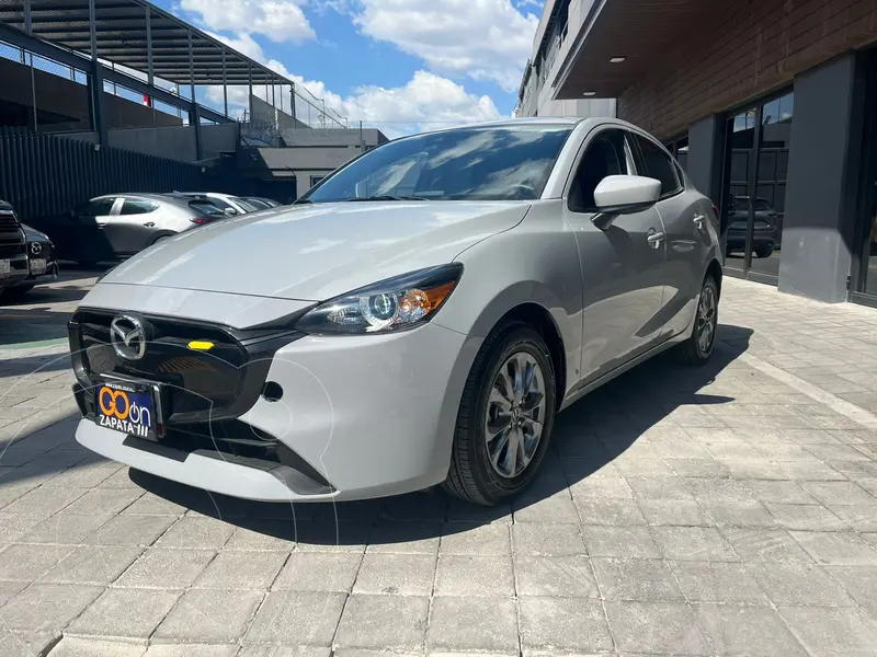 Foto Mazda 2 Sedan i Sport usado (2025) color Gris financiado en mensualidades(enganche $84,475 mensualidades desde $6,460)