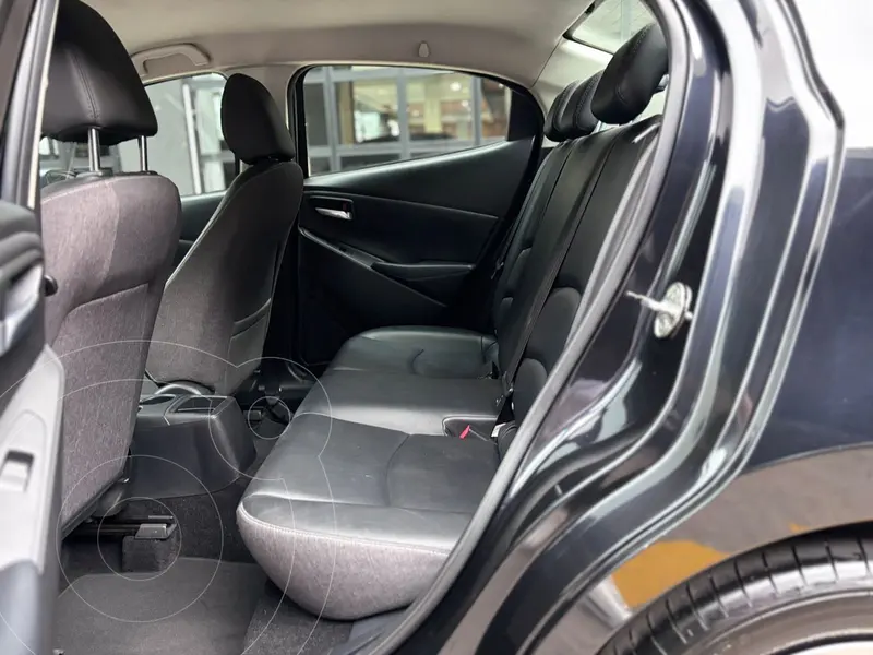 mazda 2-sedan
