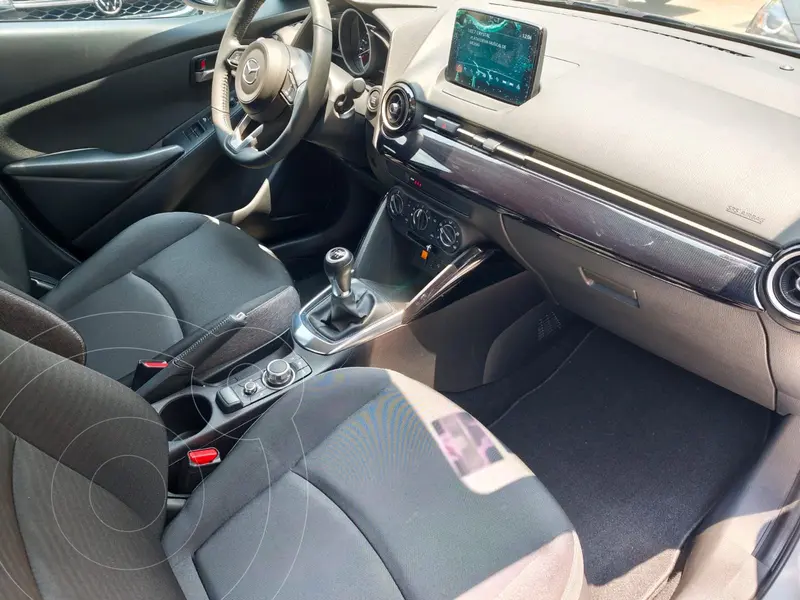 mazda 2-sedan