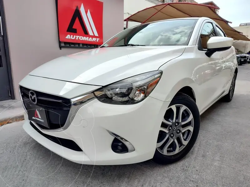 Foto Mazda 2 Sedan i Grand Touring Aut usado (2019) color Blanco precio $229,000