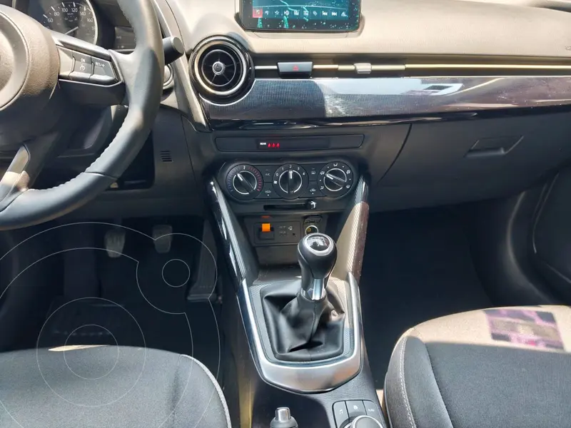 mazda 2-sedan