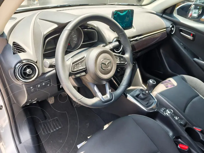 mazda 2-sedan