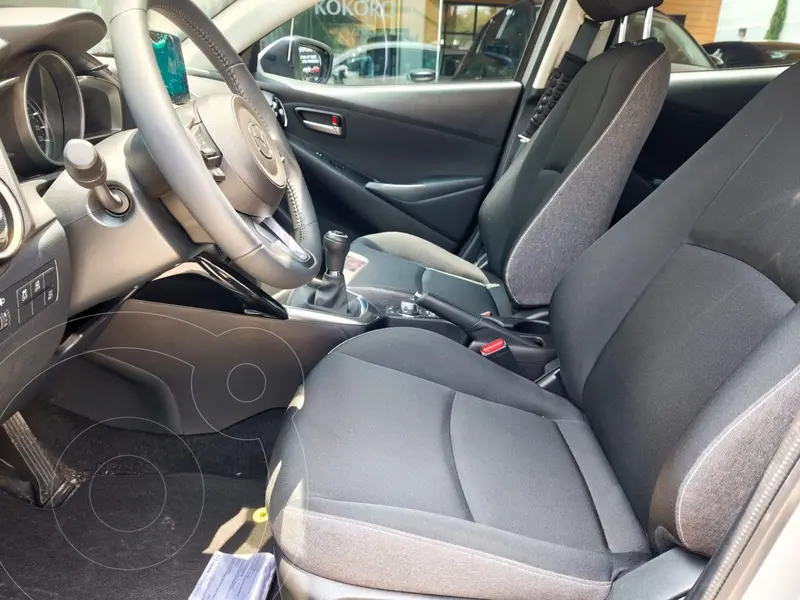 mazda 2-sedan