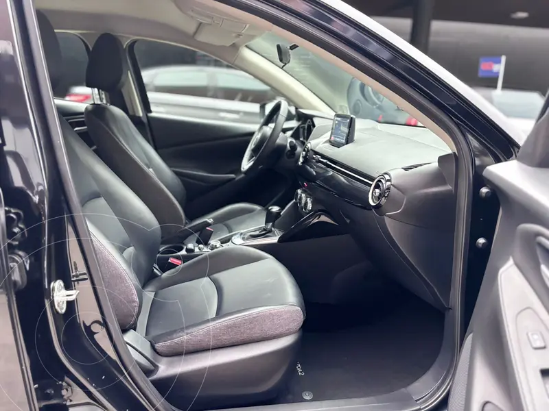 mazda 2-sedan