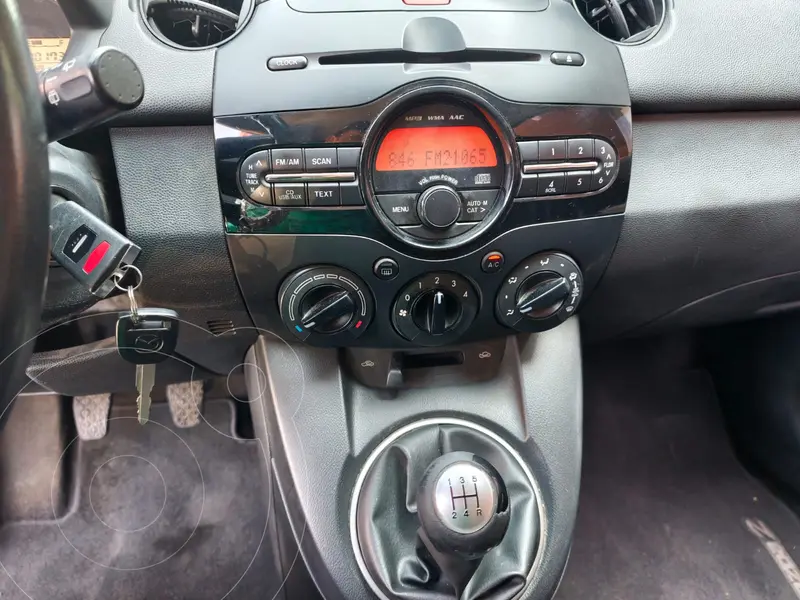 mazda 2-sedan