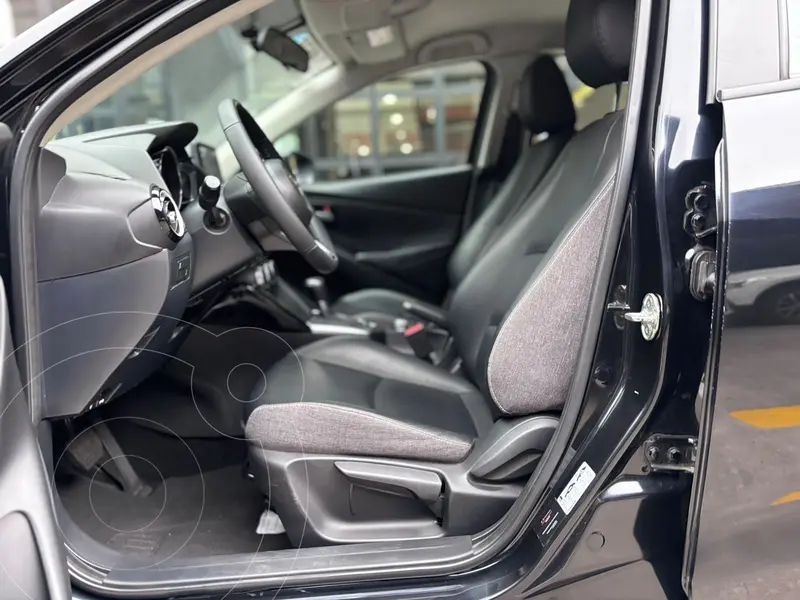 mazda 2-sedan