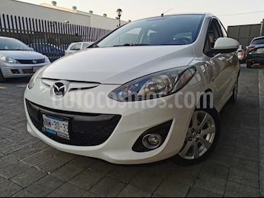 Mazda 2 Sedan i Touring Aut usado (2012) color Blanco Perla precio $125,000