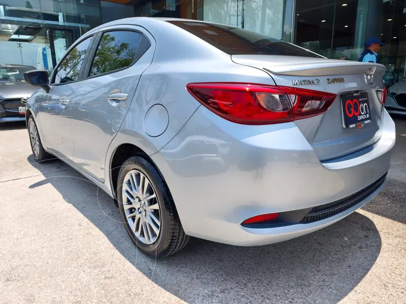 mazda 2-sedan