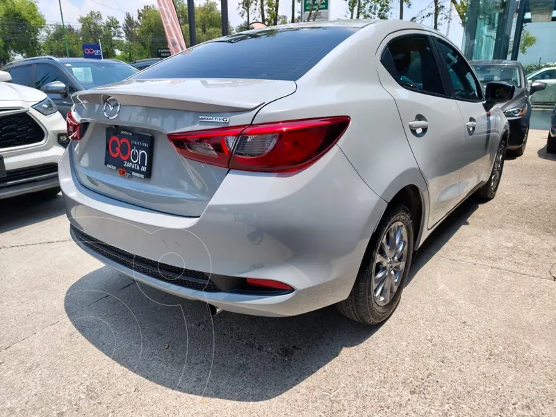 mazda 2-sedan