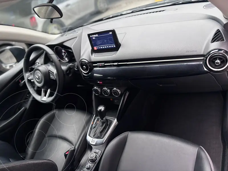 mazda 2-sedan