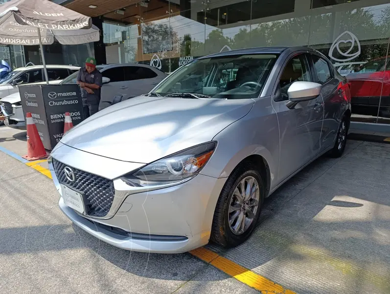 Foto Mazda 2 Sedan i Touring Aut usado (2020) color Plata Sonic precio $227,000