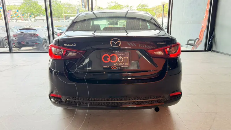 mazda 2-sedan