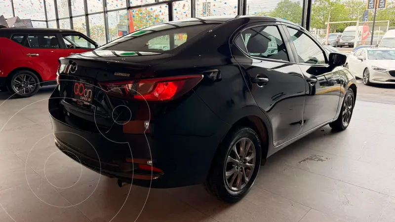 mazda 2-sedan