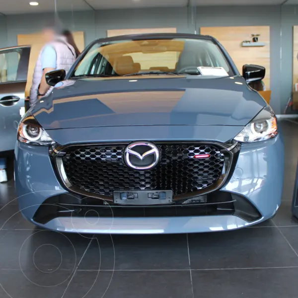 Foto Mazda 2 Sedan i Grand Touring Aut nuevo color Plata Sonic precio $370,900