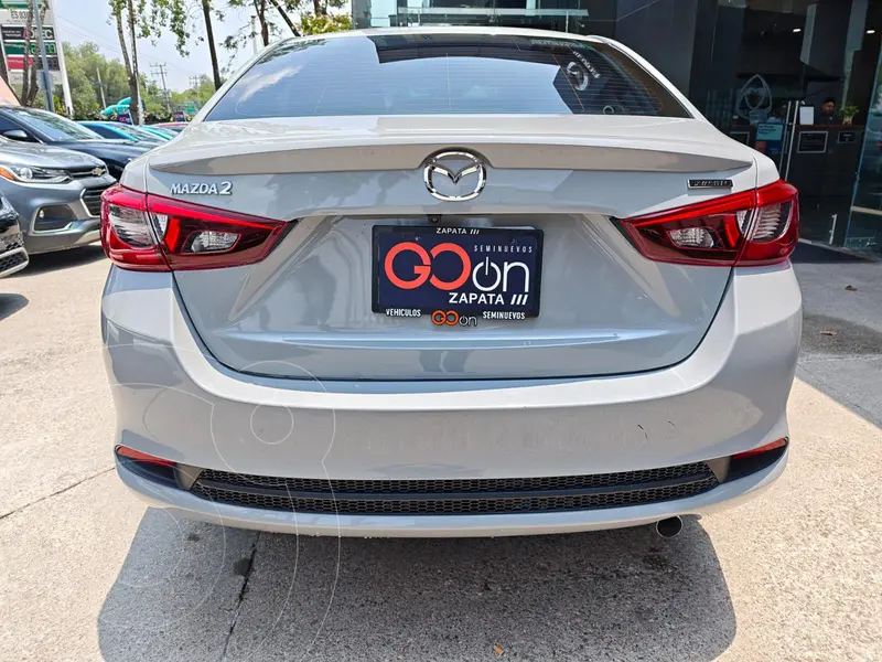 mazda 2-sedan
