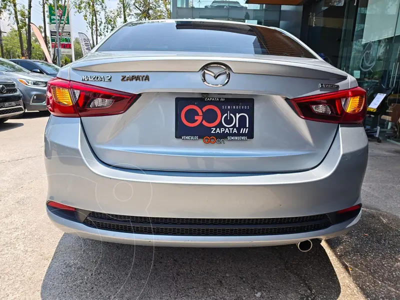 mazda 2-sedan