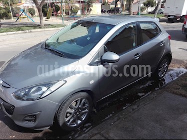 foto Mazda 2 Sport 1.5L V Aut usado (2015) color Gris precio $6.000.000