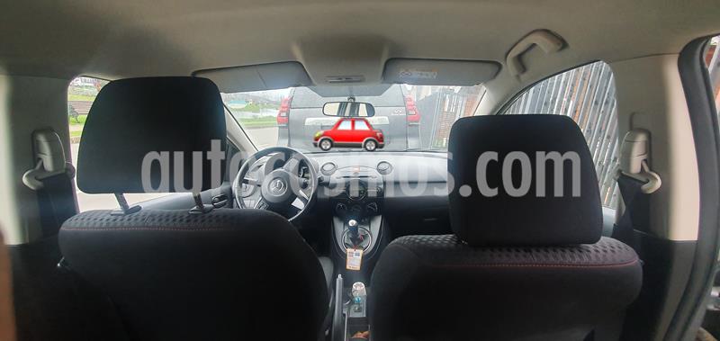 Mazda 2 Sport 1.5L V usado (2015) color Plata precio $5.500.000