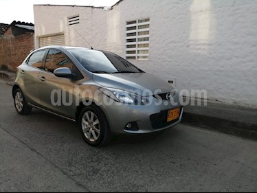 foto Mazda 2 1.5 5P usado (2011) color Gris precio $25.000.000