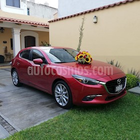 Foto Mazda 3 Hatchback i Grand Touring Aut usado (2017) color Rojo precio $265,000