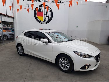 foto Mazda 3 Hatchback i Touring usado (2016) color Blanco Perla precio $215,000