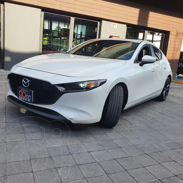 Foto Mazda 3 Hatchback s Grand Touring usado (2021) color Blanco financiado en mensualidades(enganche $117,500 mensualidades desde $8,519)