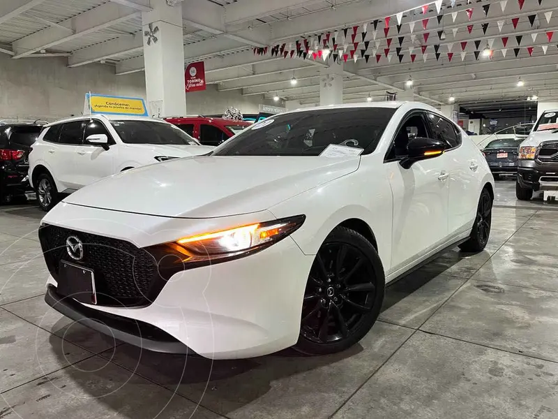 Foto Mazda 3 Hatchback Signature usado (2021) color Blanco precio $370,000