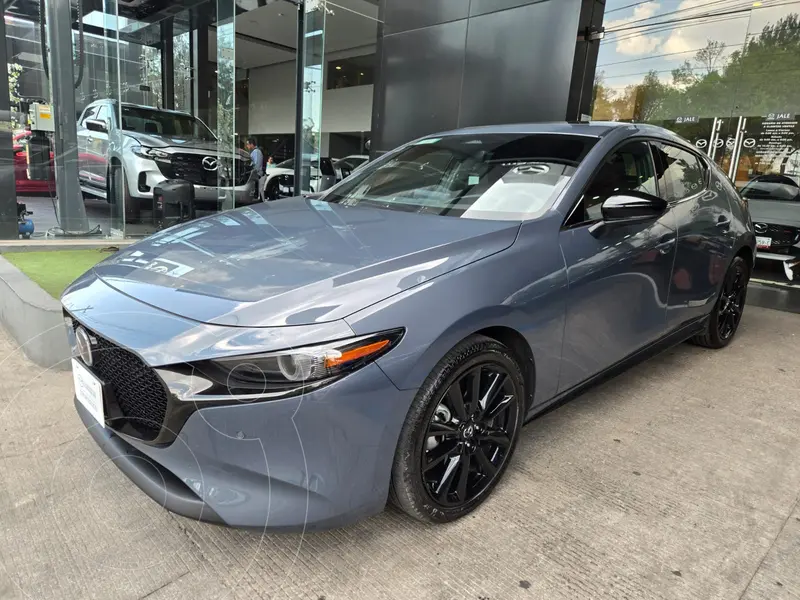 Foto Mazda 3 Hatchback Signature usado (2025) color Azul precio $523,000
