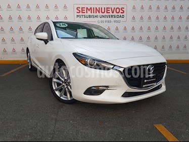 foto Mazda 3 Hatchback s Grand Touring Aut usado (2018) color Blanco Perla precio $305,000