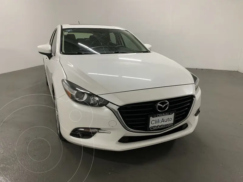 Foto Mazda 3 Hatchback s usado (2018) color Blanco financiado en mensualidades(enganche $49,000 mensualidades desde $8,800)