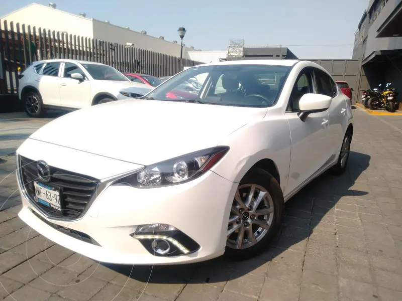 Foto Mazda 3 Hatchback i Touring usado (2016) color Blanco precio $250,000
