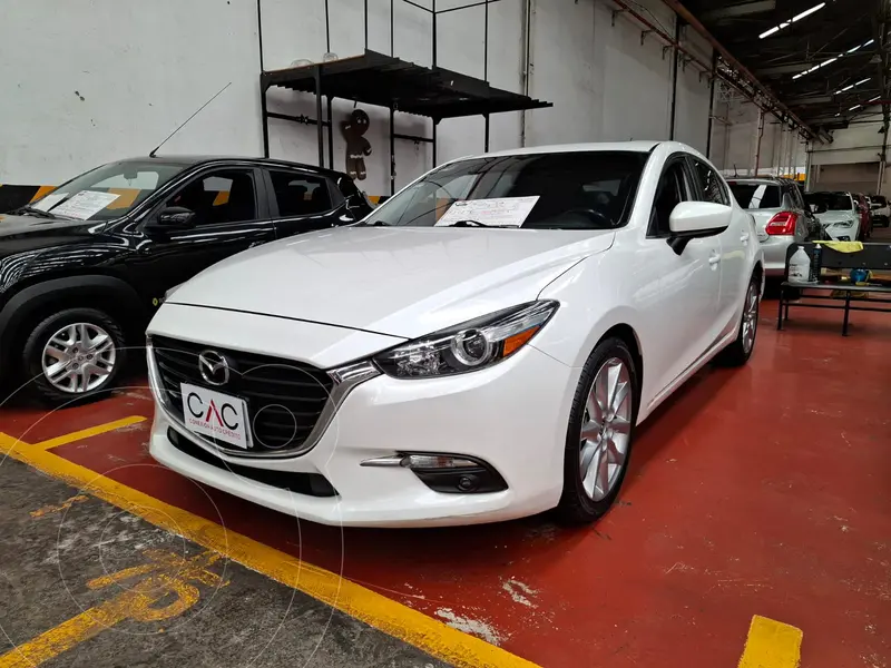 Foto Mazda 3 Hatchback i Sport usado (2018) color Blanco Perla precio $58,000